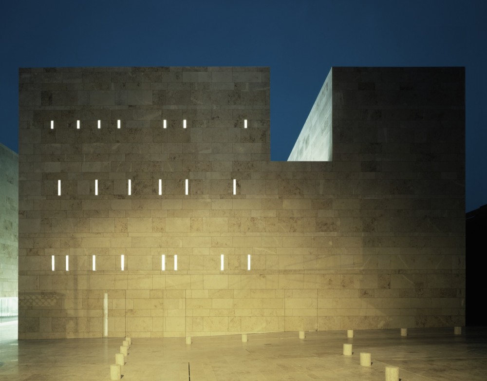 Sines Center for the Arts / Aires Mateus