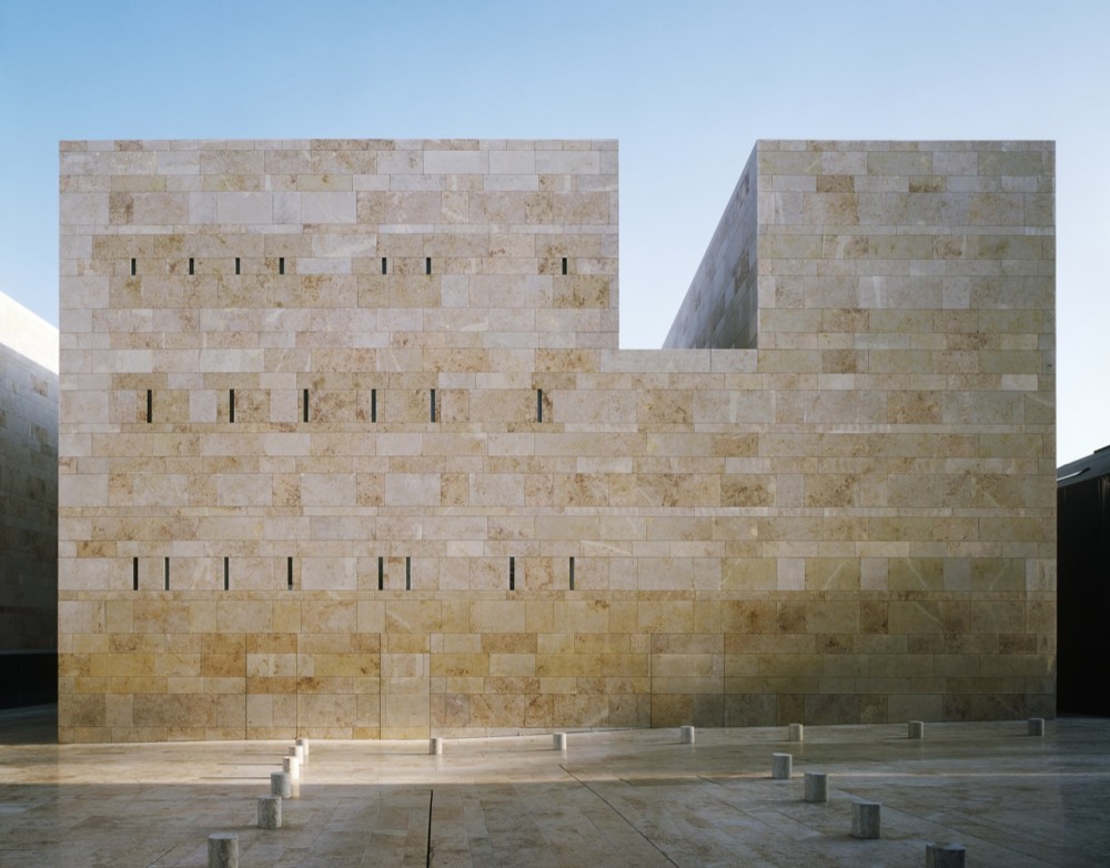 Sines Center for the Arts / Aires Mateus