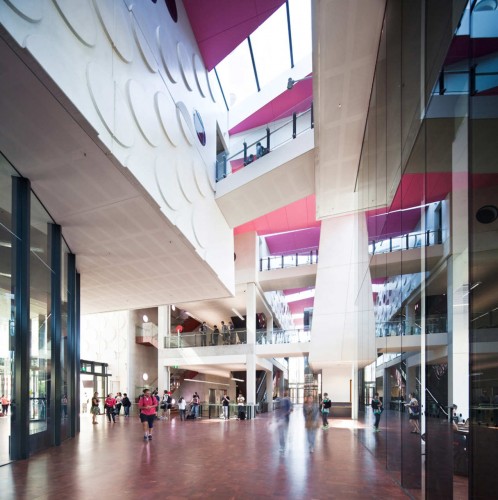 The Swinburne University of Technology Advanced Technologies Centre / H2o architects Pty