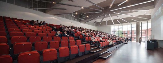 The Swinburne University of Technology Advanced Technologies Centre / H2o architects Pty