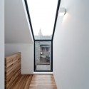Concrete Slit House / AZL architects © Iwan Baan