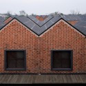 Three Courtyard Community Centre / AZL architects