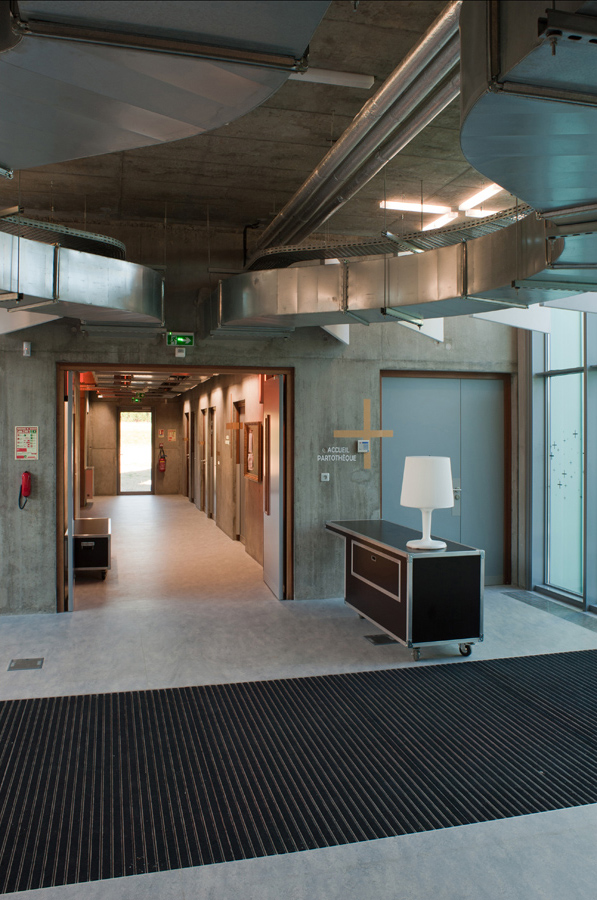 ZIK / K-architectures