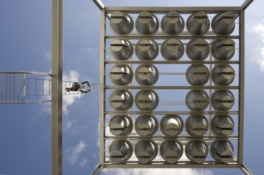Cactus Tower / Eric Owen Moss Architects