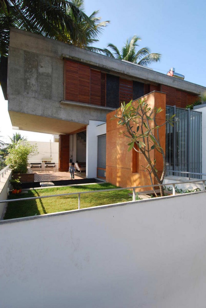 Stacked House Renovation / Architecture Paradigm