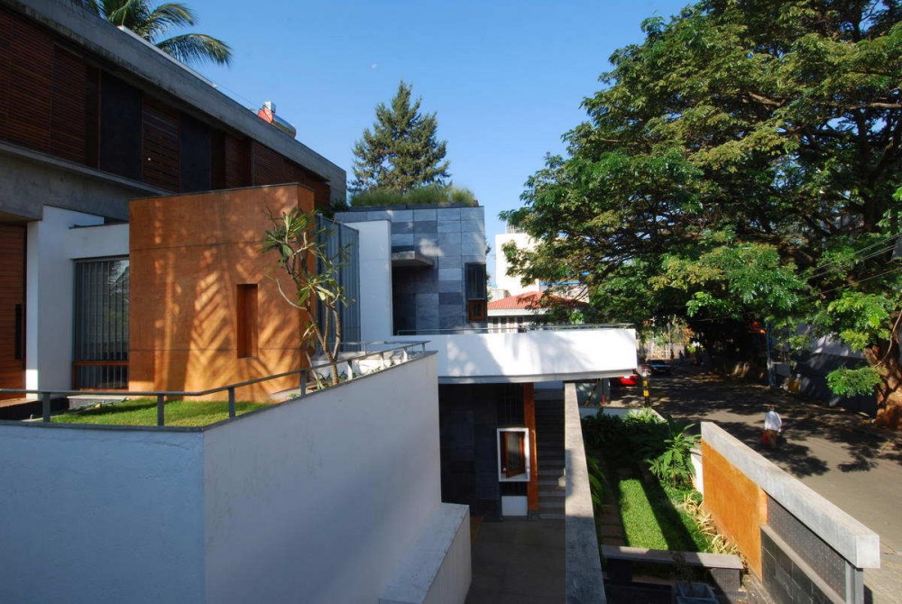 Stacked House Renovation / Architecture Paradigm