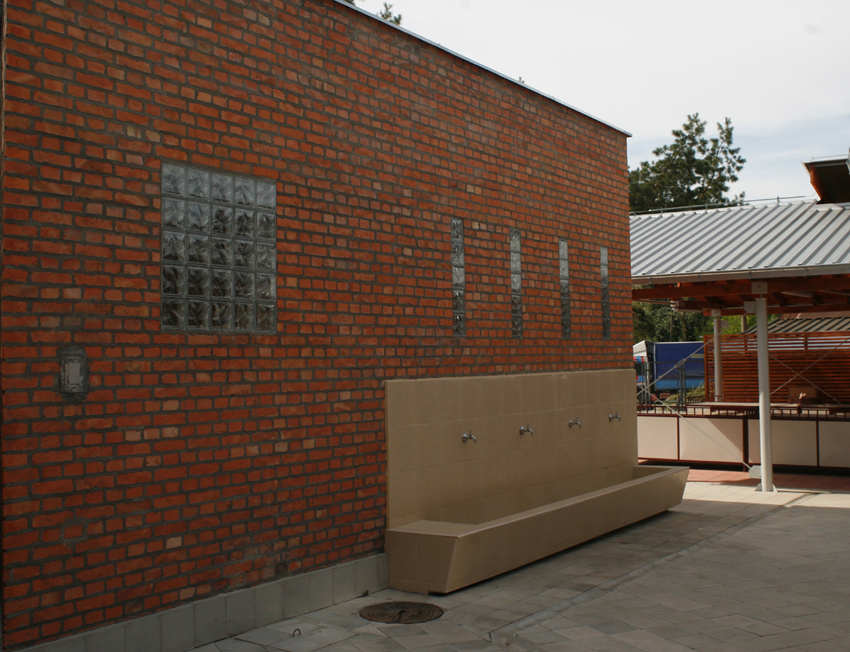 Refurbished Market In Serbia / Mirjana Berkeš & Ana Kovencz-Vujić