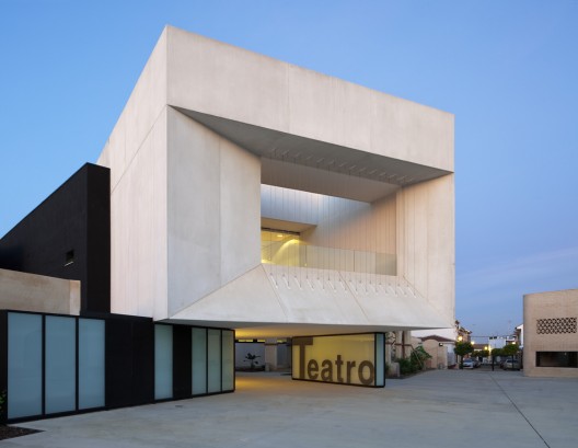 Almonte Theatre In Huelva / Donaire Arquitectos