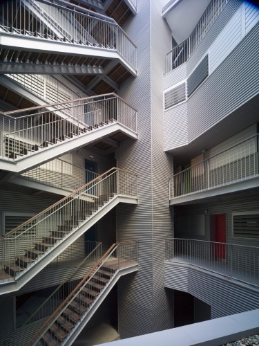 19 Subsidized Dwellings for Young People at the Old Town Center in Lleida / Pàmpols Arquitecte