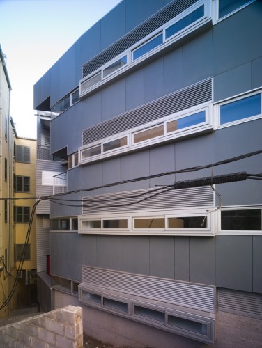 19 Subsidized Dwellings for Young People at the Old Town Center in Lleida / Pàmpols Arquitecte
