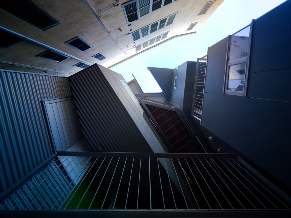 19 Subsidized Dwellings for Young People at the Old Town Center in Lleida / Pàmpols Arquitecte