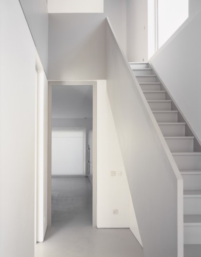 Painted House / Jonathan Woolf architects with Bharat Patel