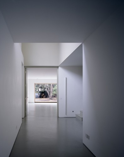 Painted House / Jonathan Woolf architects with Bharat Patel
