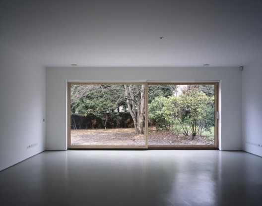 Painted House / Jonathan Woolf architects with Bharat Patel