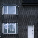 Painted House / Jonathan Woolf architects with Bharat Patel Painted House / Jonathan Woolf architects with Bharat Patel © Helene Binet