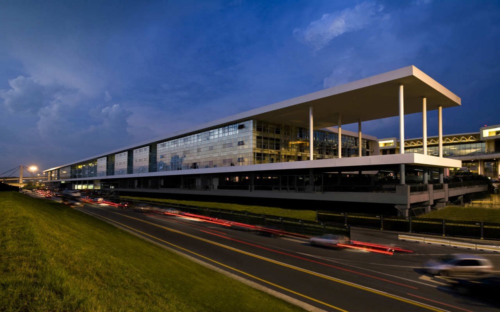 The Sheraton Milan Malpensa Airport Hotel & Conference Centre / King Roselli Architetti