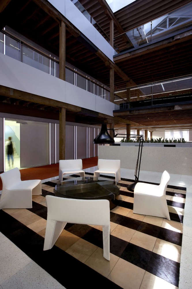 Office Building in Ultimo / Smart Design Studio
