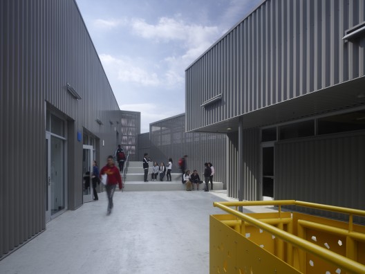 Camino Nuevo High School / Daly Genik Architects