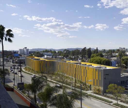 Camino Nuevo High School / Daly Genik Architects