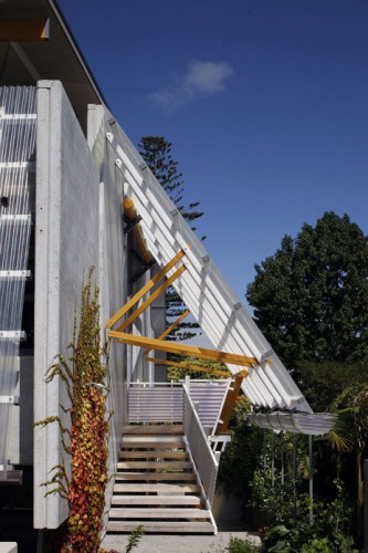 Social Groups House In Auckland / Mitchell and Stout Architects