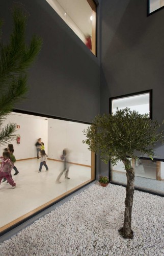 Educational And Clinic Centre In Matosinhos / A+R arquitectos