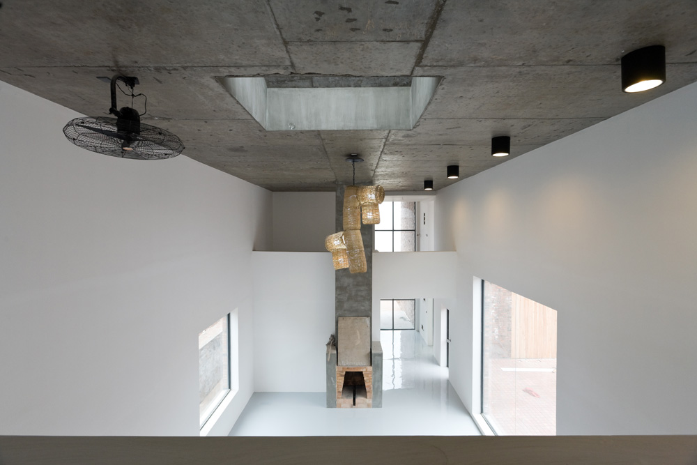Brick House / AZL architects