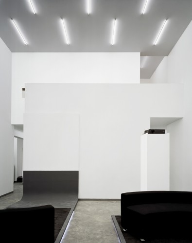 Nan Gallery / AZL architects