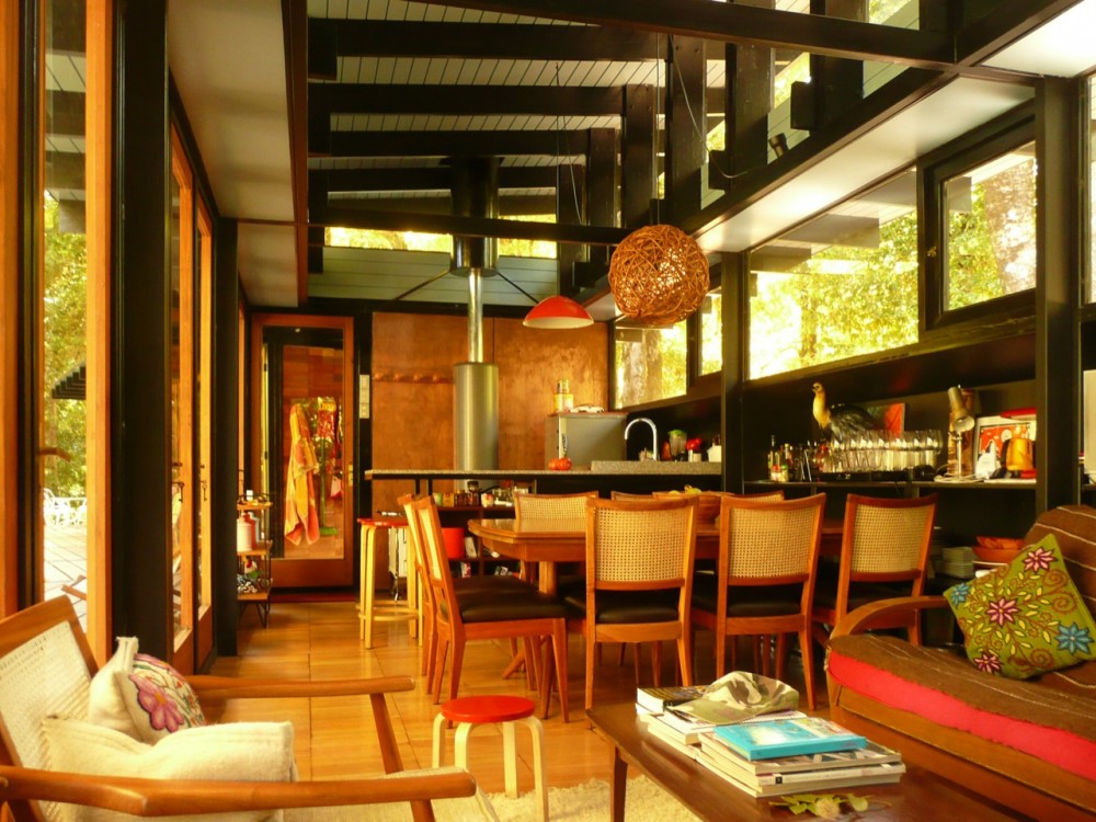 Recycled Materials Cottage / Juan Luis Martínez Nahuel