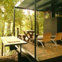 Recycled Materials Cottage / Juan Luis Martínez Nahuel