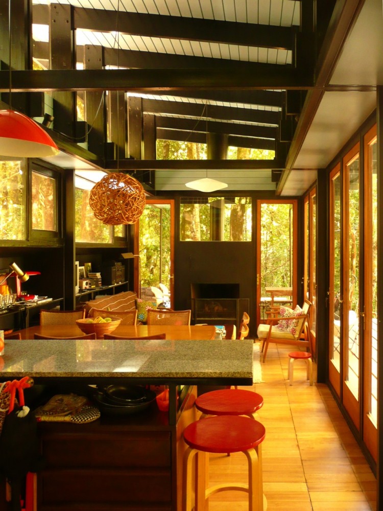 Recycled Materials Cottage / Juan Luis Martínez Nahuel