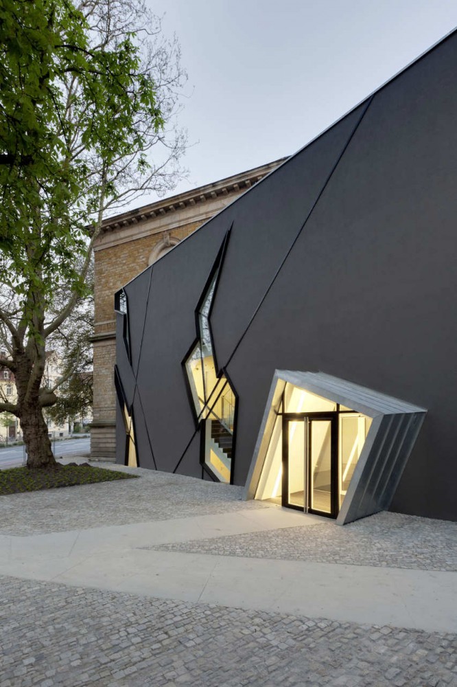 Felix Nussbaum Museum / Daniel Libeskind