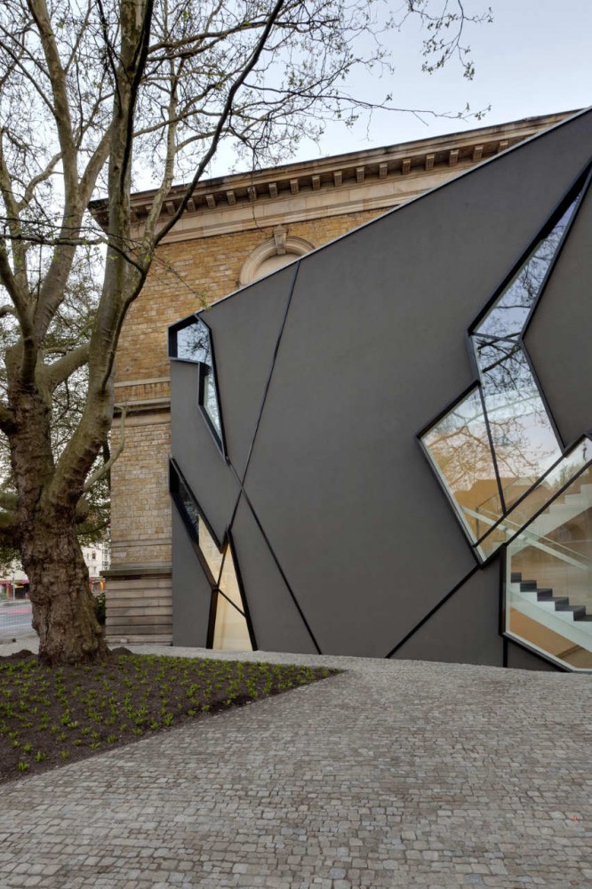 Felix Nussbaum Museum / Daniel Libeskind