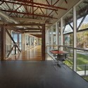Buckner Companies Headquarters / Weinstein Friedlein Architects Buckner Companies Headquarters / Weinstein Friedlein Architects © James West