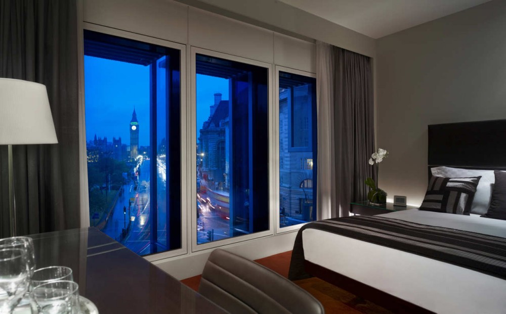 Westminster Bridge Park Plaza Hotel / BUJ architects, Uri Blumenthal architects & Digital Space
