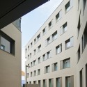 Austria’s Largest Passive Office Building / AllesWirdGut Architektur, feld72 architekten, FCP Austria’s Largest Passive Office Building / AllesWirdGut Architektur, feld72 architekten, FCP © Rupert Steiner