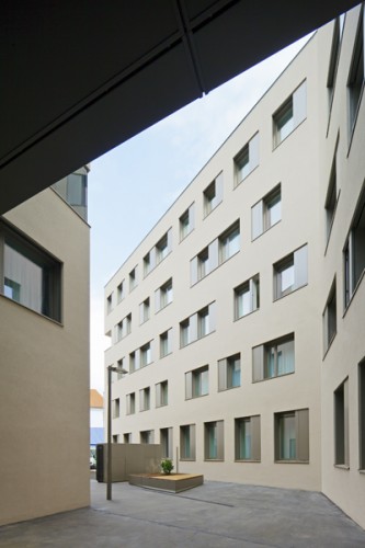 Austria’s Largest Passive Office Building / AllesWirdGut Architektur, feld72 architekten, FCP