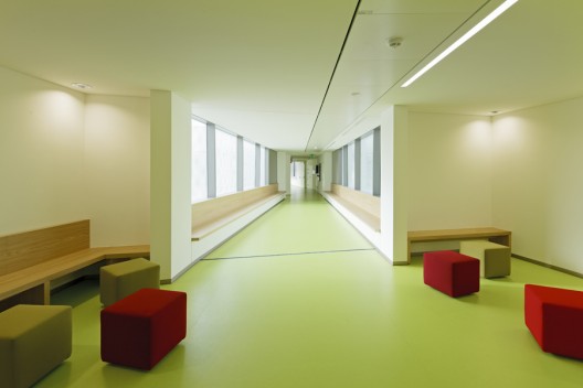 Austria’s Largest Passive Office Building / AllesWirdGut Architektur, feld72 architekten, FCP