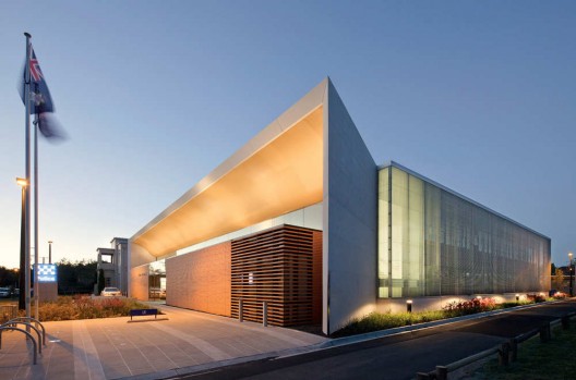 Bayside Police Station / FJMT