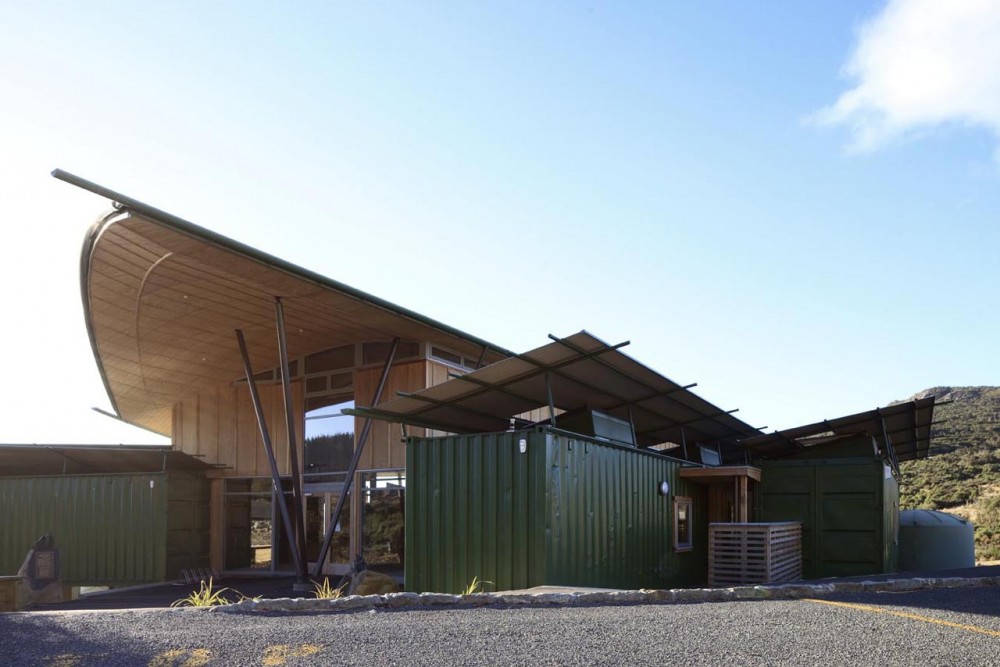 Orokonui Ecosanctuary Visitor Centre / Architectural Ecology