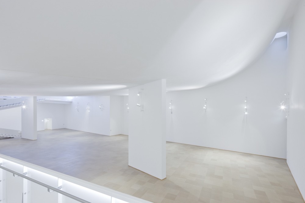 Museum of Ocean and Surf / Steven Holl Architects in collaboration with Solange Fabiao
