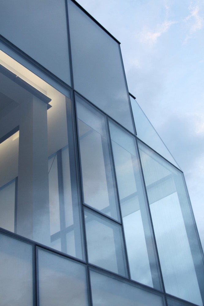 Museum of Ocean and Surf / Steven Holl Architects in collaboration with Solange Fabiao
