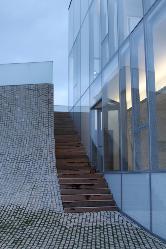 Museum of Ocean and Surf / Steven Holl Architects in collaboration with Solange Fabiao