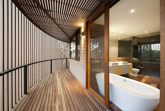 House In Henley Street / Jackson Clements Burrows Architects