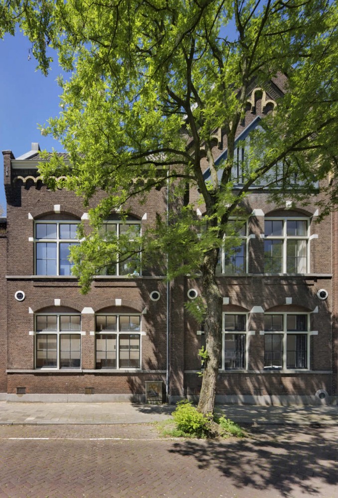 Monumental School Renovation / BYTR Architects