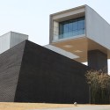 Nanjing Sifang Art Museum / Steven Holl Architects Nanjing Sifang Art Museum / Steven Holl Architects © Li Hu