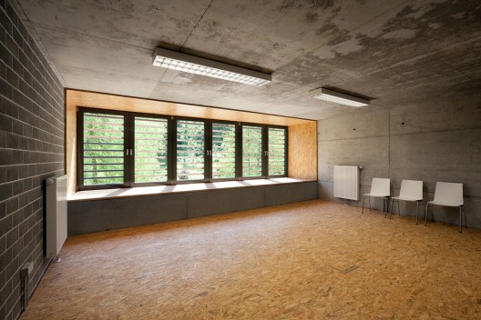 Youth Hostel / Metaform Architects