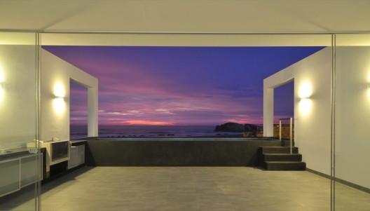 Beach House in "Las Palmeras"/ Javier Artadi