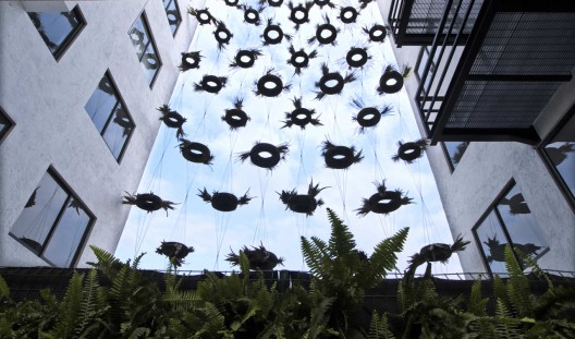 Recycling Building / Alonso de Garay Architects