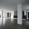 Recycling Building / Alonso de Garay Architects