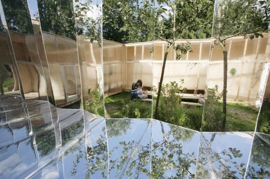Pavilion For An Artist / DHL Architecture